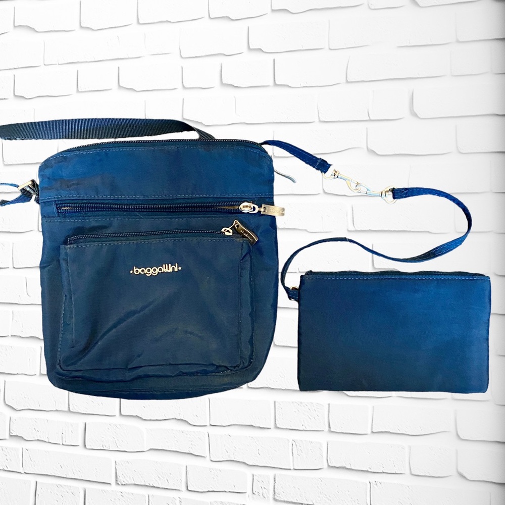 Baggallini Pacific Blue Lightweight Crossbody Bag with Attachable RFID Small Bag